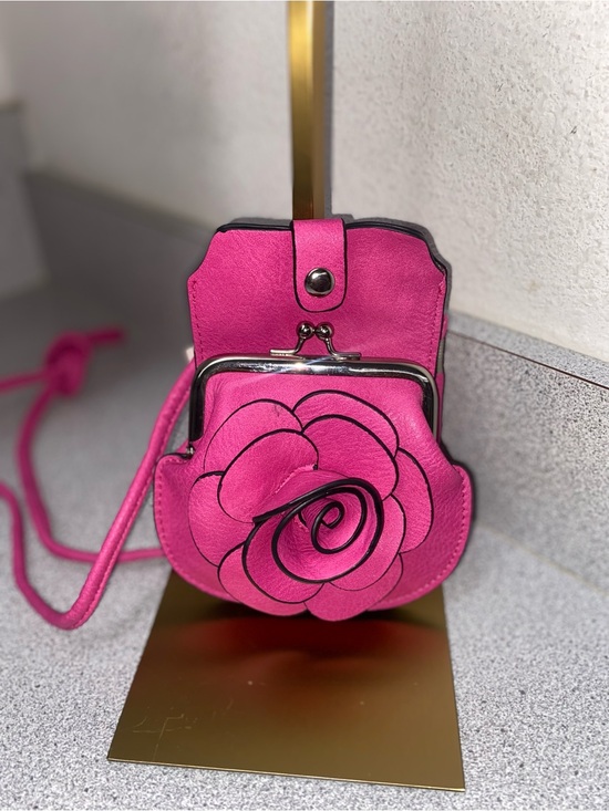 The Unbranded Brand Handbags - Fuchsia Floral Crossbody Bag - Fashionable Women’s Shoulder Kisslock Purse NWT
